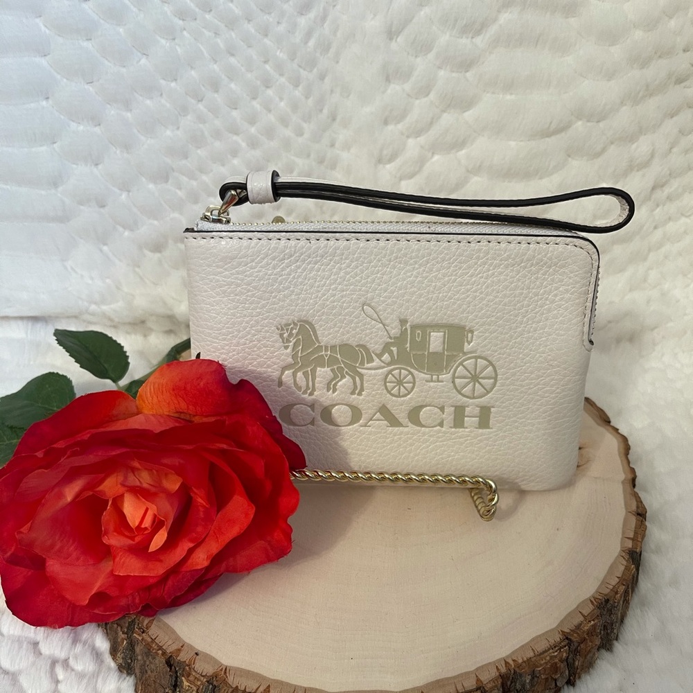 Coach Wristlet with a Horse and a Carriage 🆕